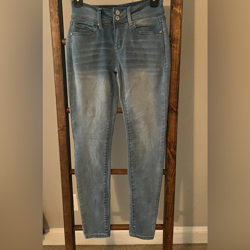 Light wash the ultra fit brand new